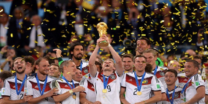 Một trong những đội tuyển đoạt cúp thế giới chắc chắn không thể bỏ qua "cỗ xe tăng" Đức