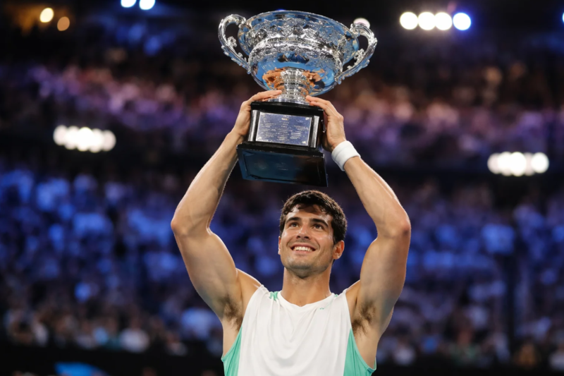 Carlos Alcaraz đăng quang đơn nam sau màn trình diễn bản lĩnh trước Novak Djokovic. 